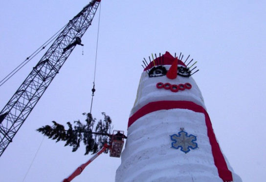 The tallest snowman in the world: Olympia SnowWoman